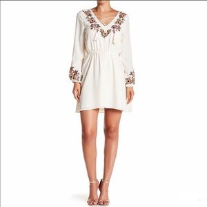 Cupcakes and Cashmere Valeria Embroidered dress M